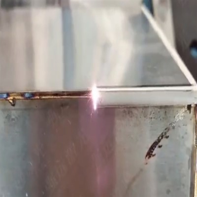 Laserrengöringsmaskin för svetssömmar